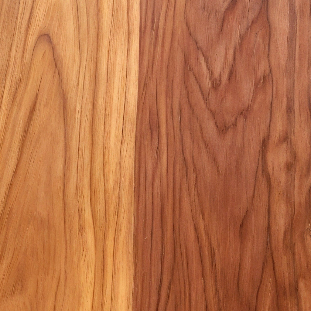 Plateau hexagonal en cerisier — gros plan macro du grain du bois