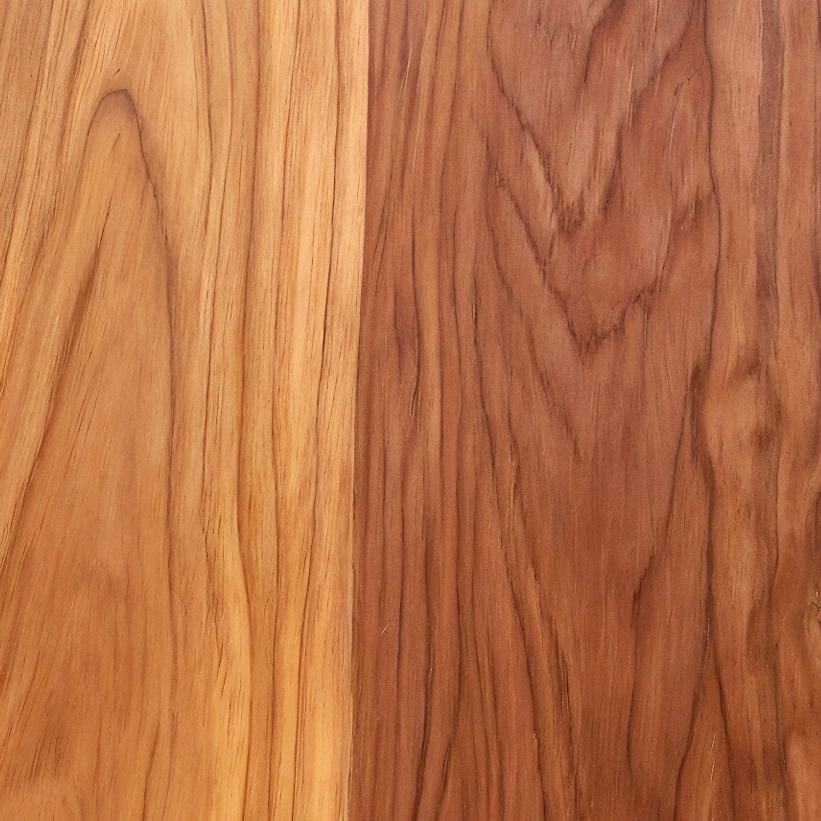 Plateau hexagonal en cerisier — gros plan macro du grain du bois